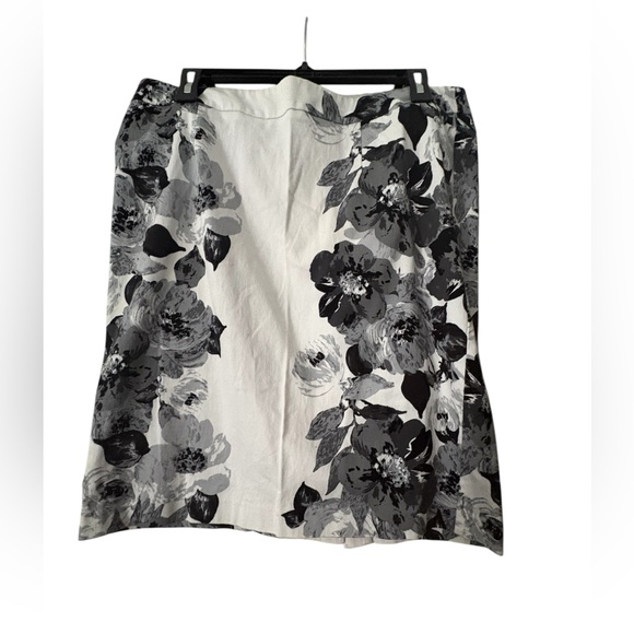 Apt. 9 Cotton Floral Skirt - Picture 1 of 2